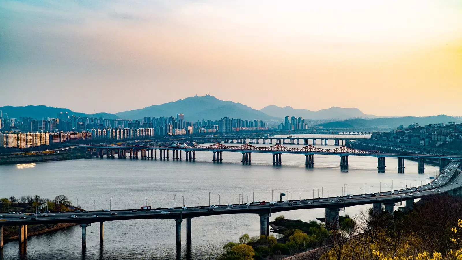 时间轴图片整理PPT模板 第 13 页预览图